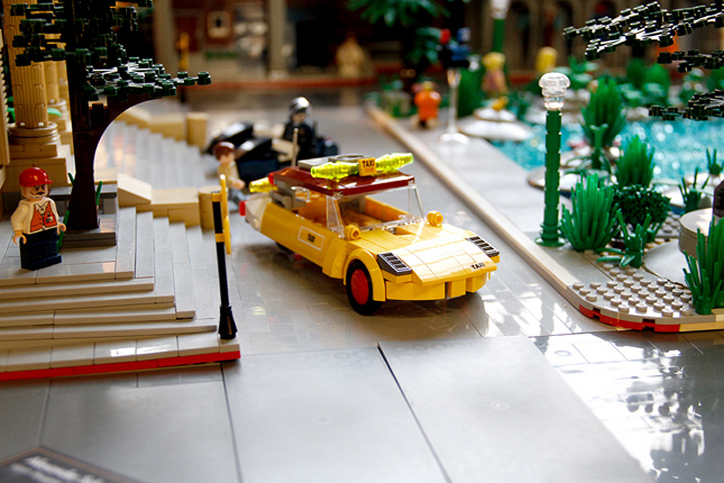 Back-to-the-Future-II-Lego-13